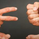Cum să câștigi întotdeauna piatră, hârtie, foarfece – secretul succesului